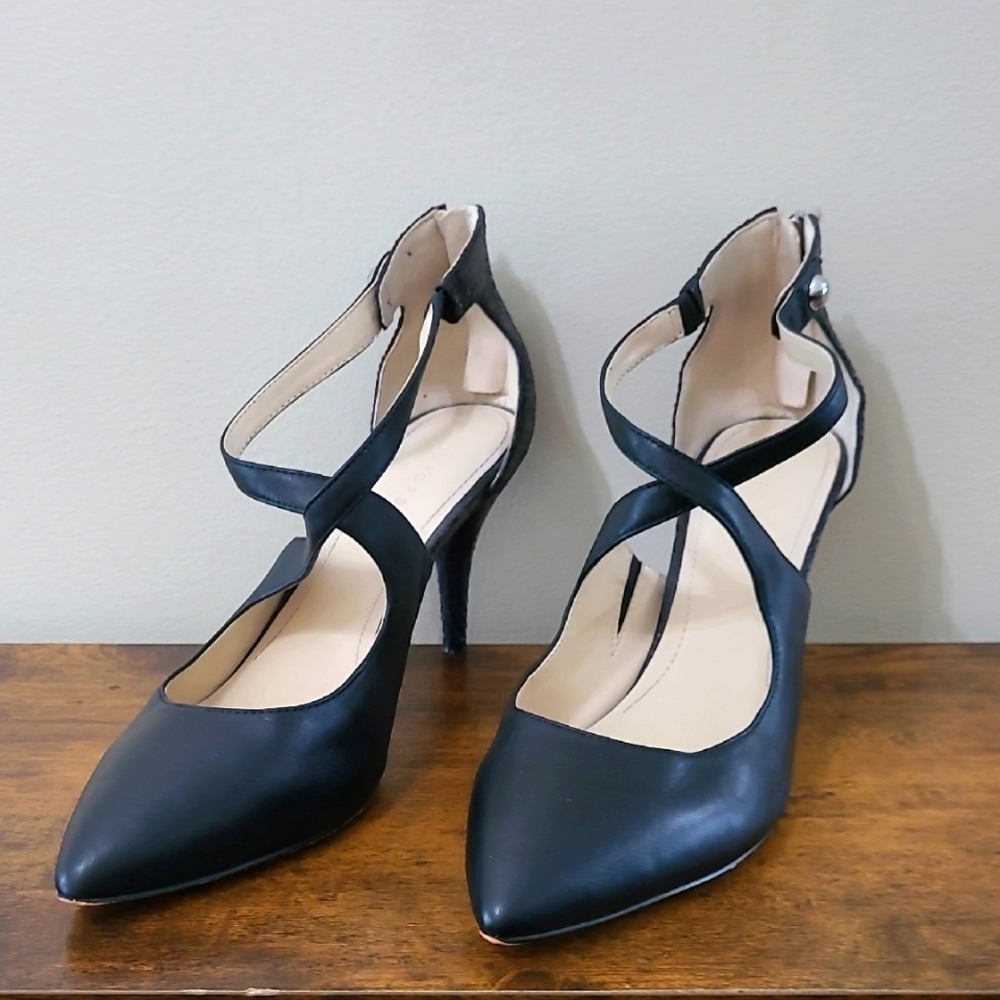 Marc Fisher Black Strappy Heels with Snakeskin Detail size 10